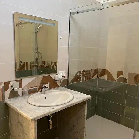 38 Aira 3* 巴勒莫