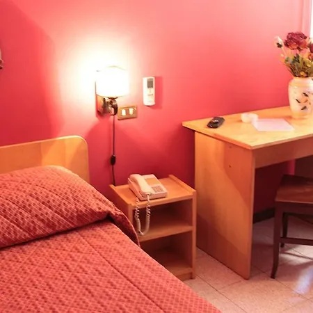 38 Aira 3* 巴勒莫