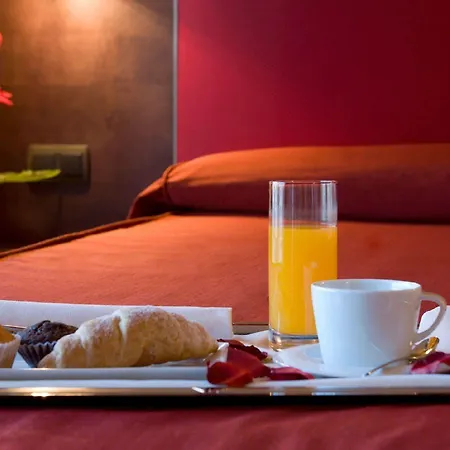 38 Aira Hotell