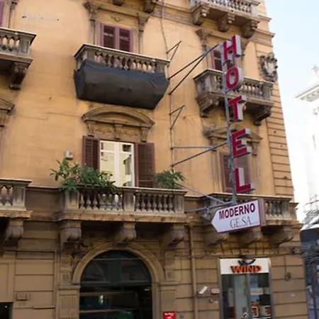 38 Aira Hotell