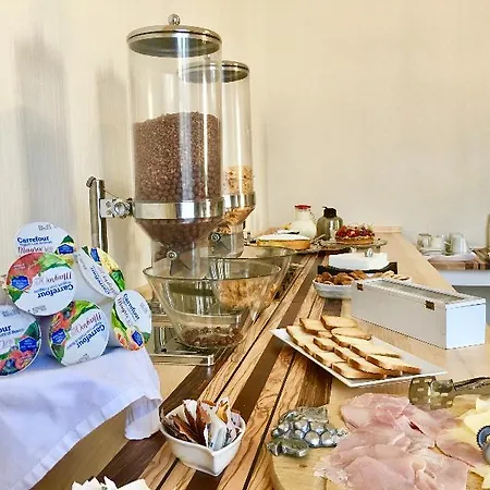 38 Aira Hotell 3*