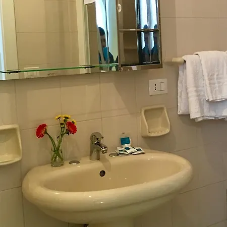 Hotell 38 Aira 3*